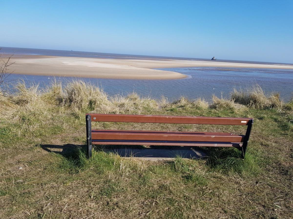 Beach & Tonic Beachside Chalet Humberston Eksteriør bilde